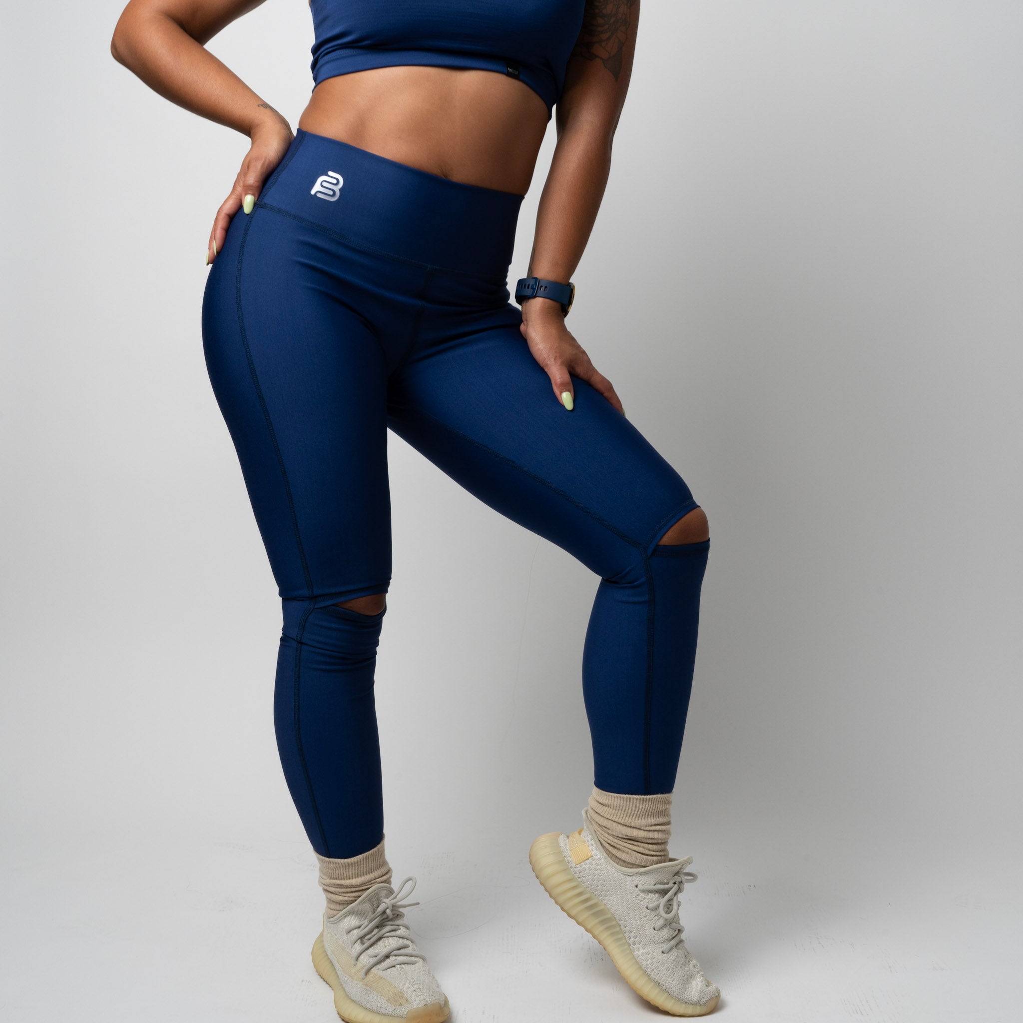 Knee cut out legging  Navy blue – Up10 activewear