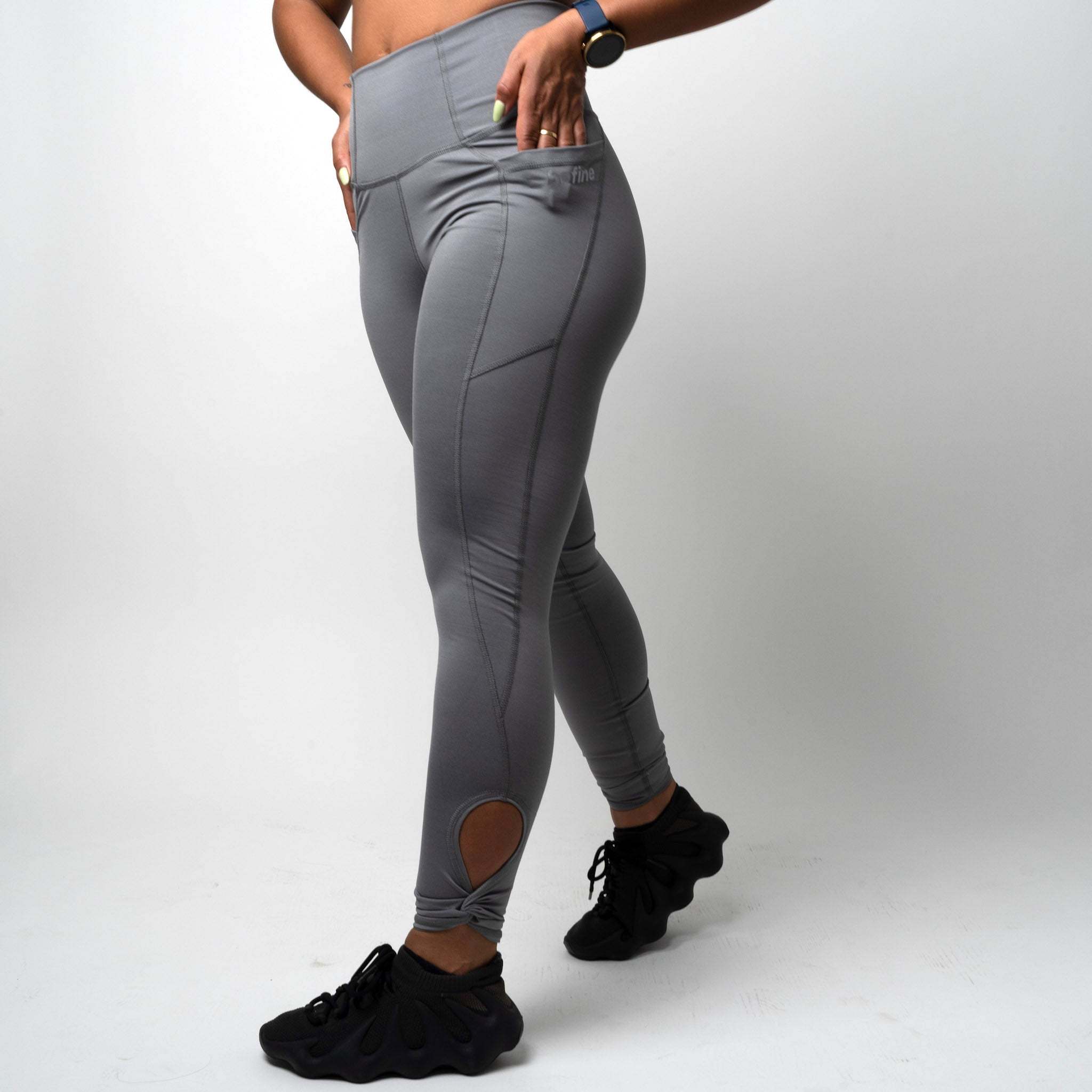 Twisted cut-out legging  Dark grey. – Up10 activewear